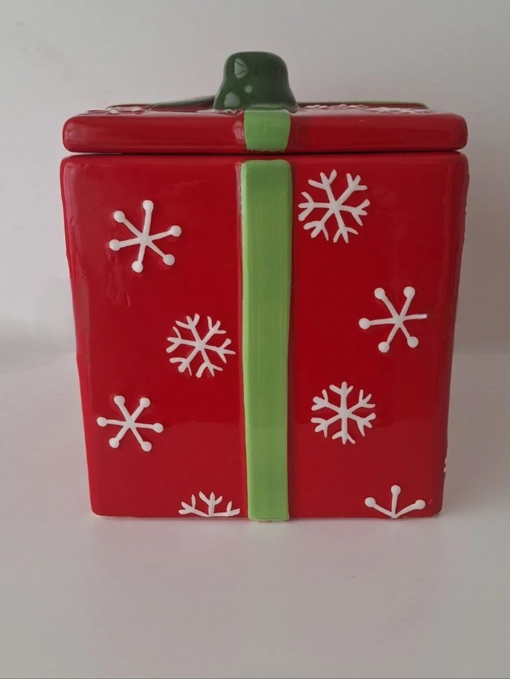 Real Home ceramic Christmas cookie jar.